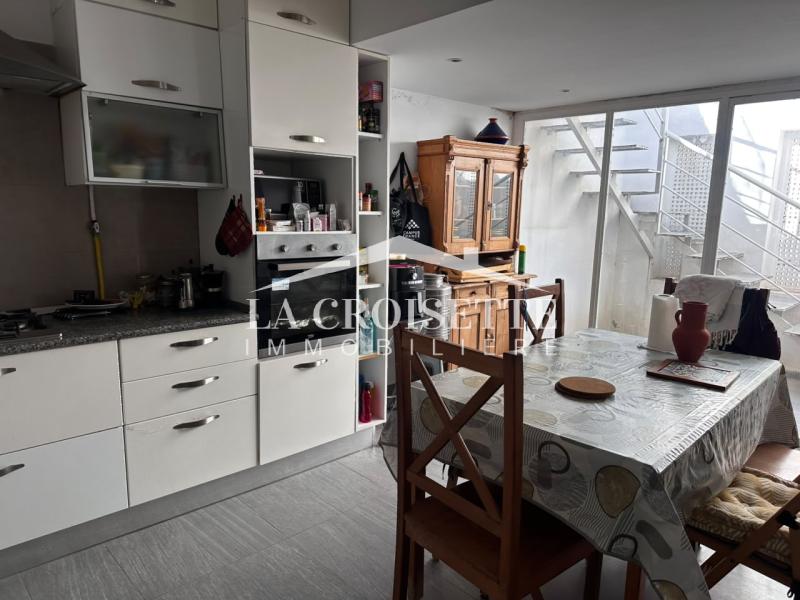 Etage de villa semi-meublé S+3 à La Marsa